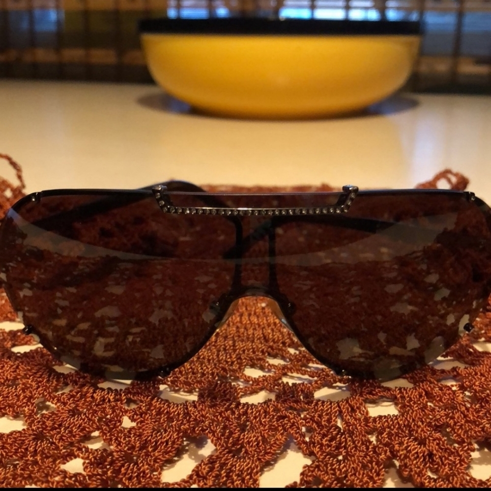 AUTH VALENTINO SWAROVSKI CRYSTAL EMBELLISHED LOGO SIDED OVERSIZED SUNGLASSES EUC